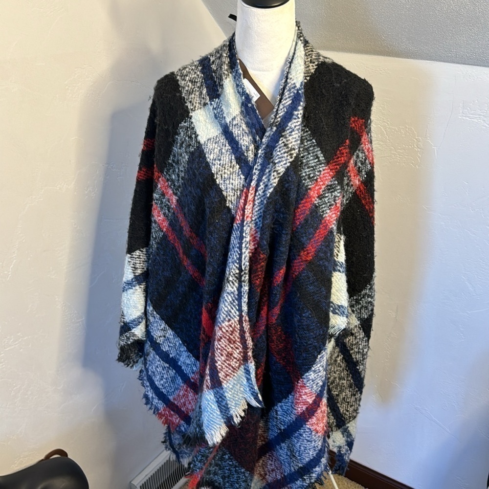 Modena New York NWT warm and cozy shawl poncho wrap blue red white